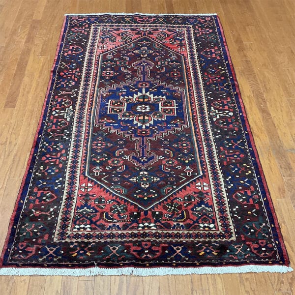 Persian Hand-knotted Tribal Hamadan Wool Rug (4'9 x 7'8)