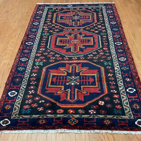 Persian Hand-knotted Hamadan Wool Rug (4'6 x 7'5)