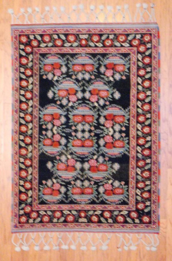 Persian Hand-knotted Kurdish (4'2 x 5'9)