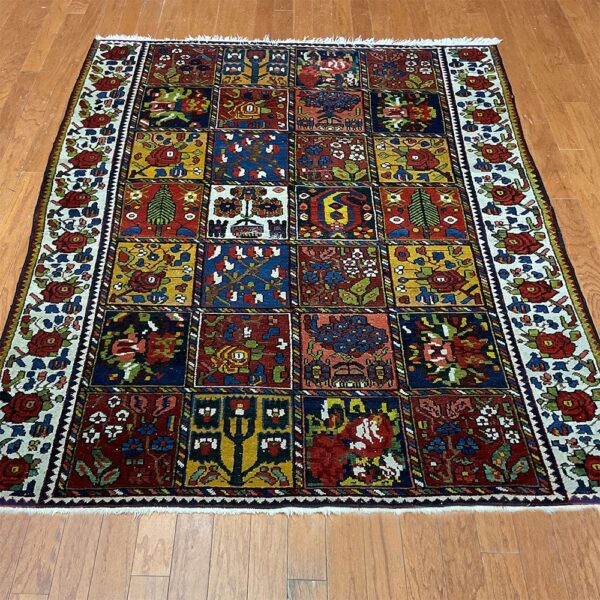 Persian Hand-knotted Antique 1920s Bakhtiari Wool Rug (5' x 6'1)