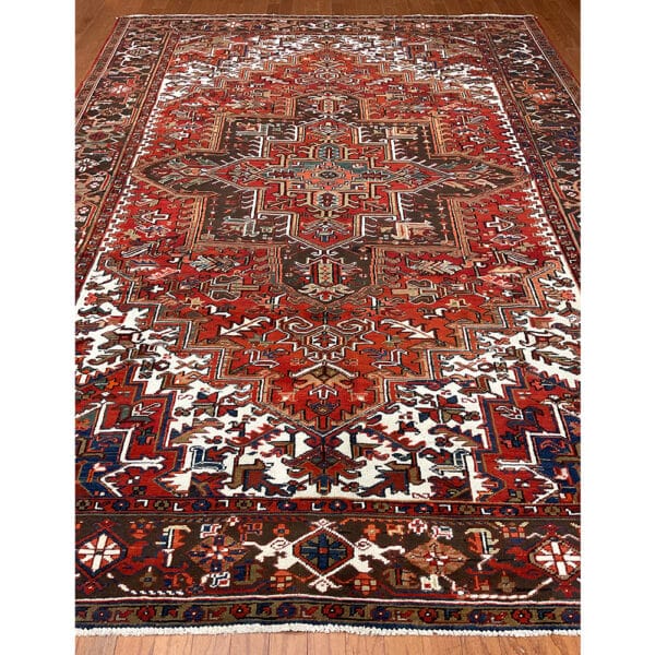 Fine Persian Hand-knotted Heriz Wool Rug (7'10 x 10'6)