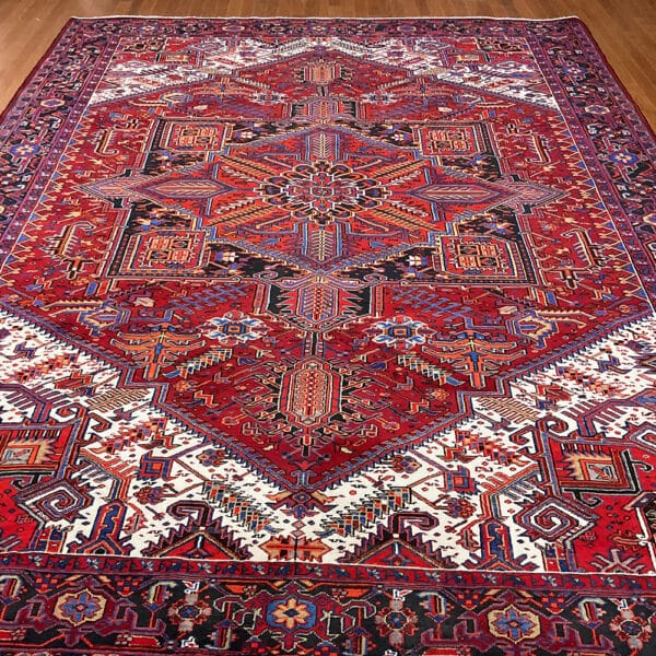 Fine Persian Hand-knotted Heriz Wool Rug (9' x 12')