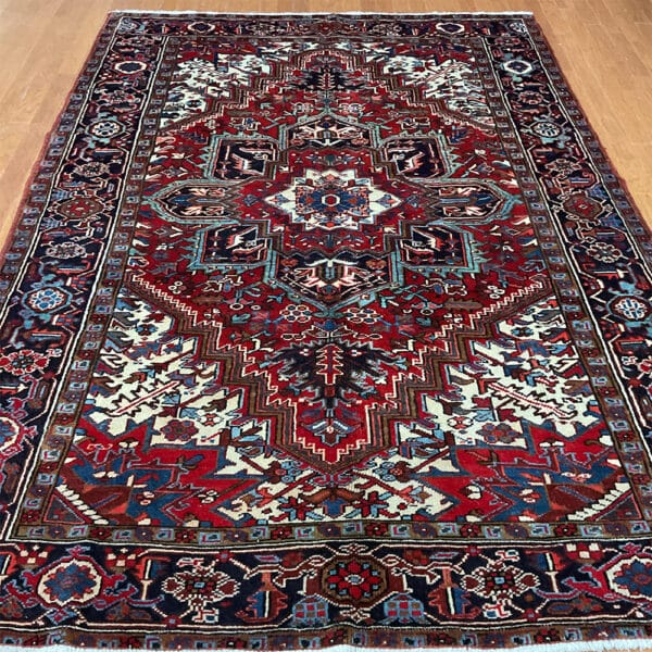 Fine Persian Hand-knotted Heriz Wool Rug (6'5 x 9'4)