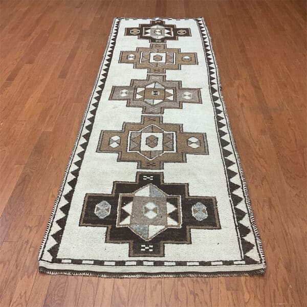 Turkish Hand-knotted Oushak Wool Runner (3'10 x 11'3)
