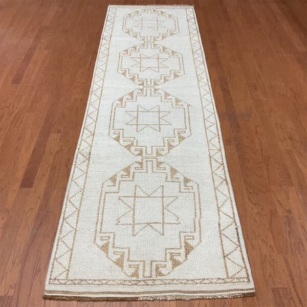 Turkish Hand-knotted Oushak Wool Runner (3'3 x 11'4)