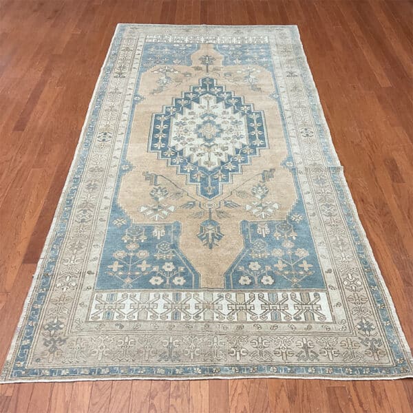 Turkish Hand-knotted Oushak Wool Rug (5'6 x 11'5)