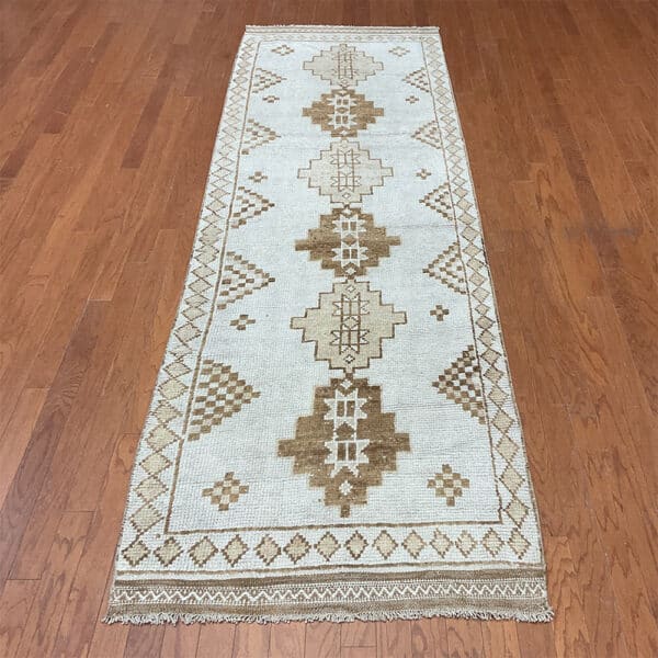 Turkish Hand-knotted Oushak Wool Runner (3'4 x 10'5)