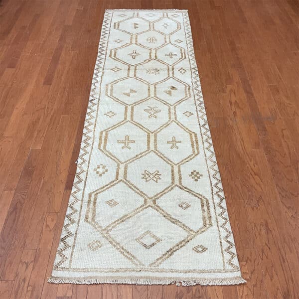 Turkish Hand-knotted Oushak Wool Runner (3'1 x 10'6)